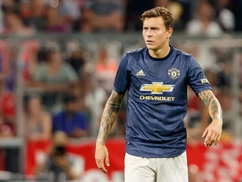 Mourinho thừa nhận: Tôi đã 'NGƯỢC ĐÃI' Lindelof