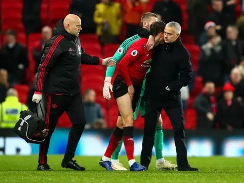Lindelof đã chạm đến trái tim CĐV Man Utd với khoảnh khắc này