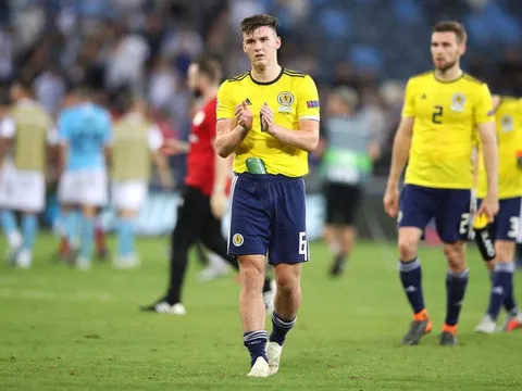 Mắc trọng tội, "tình đơn phương" của Man Utd xin lỗi người Scotland