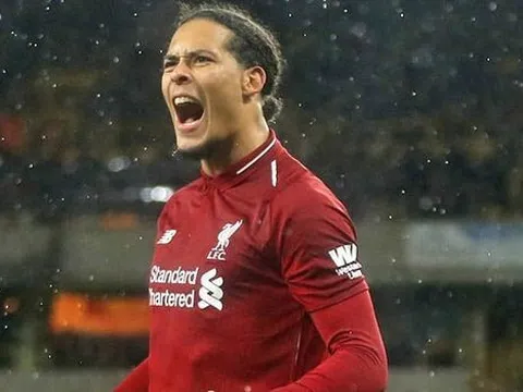 Liverpool bị chê mua hớ trong vụ Van Dijk