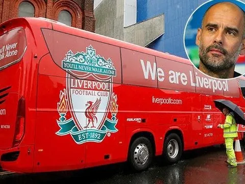 Liverpool dựng xe bus tại Manchester, Firmino mờ nhạt