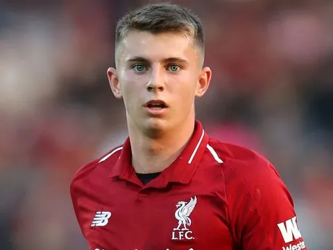 Liverpool ra điều kiện để thần đồng Ben Woodburn ra đi