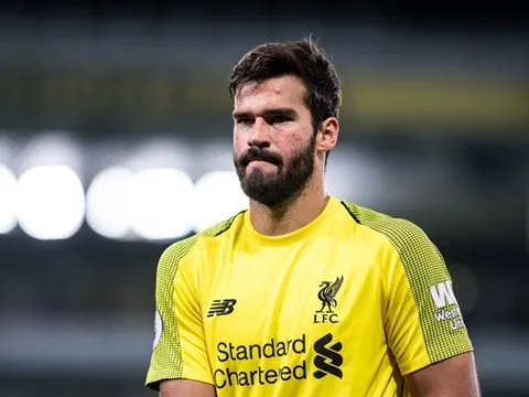 Liverpool tìm thầy mới cho Alisson Becker, cái tên từ Man United