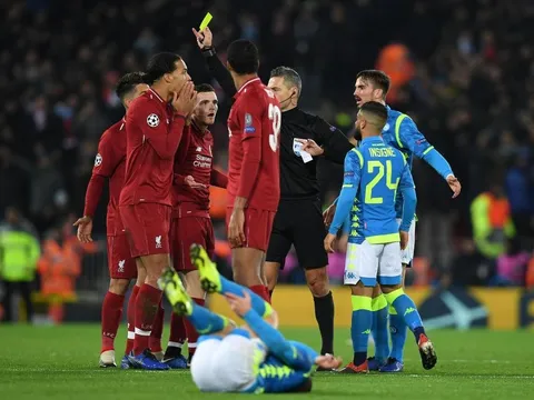 Liverpool trả giá cực đắt cho chiến thắng trước Napoli