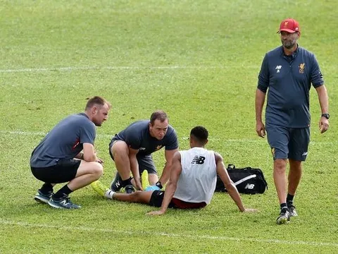 Liverpool 'trảm' cánh tay phải của Jurgen Klopp trước đại chiến Man Utd