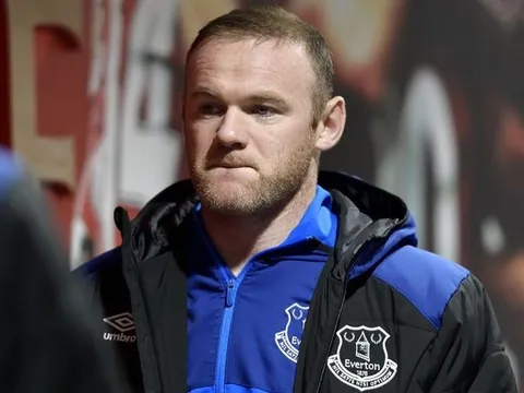 Rooney tự nhận "ngu ngốc" khi lái xe trong men rượu