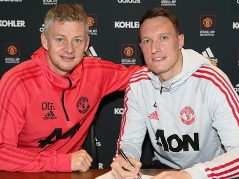 Lộ 2 lý do Man Utd phải giữ Phil Jones