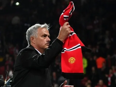 Lộ lý do khiến Mourinho đòi mua trung vệ bằng mọi giá ở Hè 2018