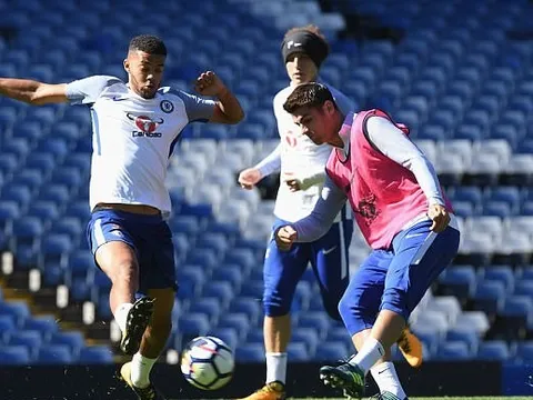 Lo sợ Stoke City, Chelsea không dám lơ là tập luyện