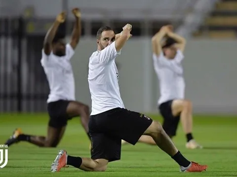 Milan tập 'dị', sẵn sàng quật ngã Ronaldo và Juventus