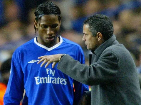 "Lời nói của Mourinho đã thuyết phục tôi ở lại"