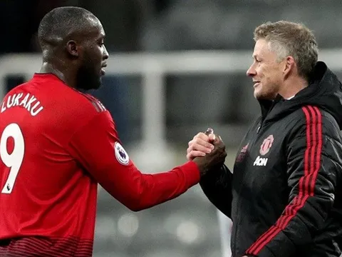 Lukaku bay cao cùng MU: Niềm tin của Solskjaer