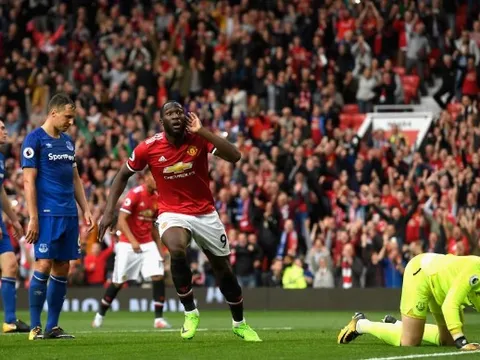 Lukaku ăn mừng trước CĐV Everton thì có gì sai?