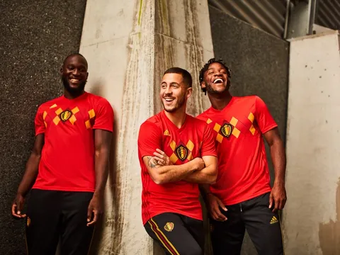 Lukaku, Hazard rạng rỡ ra mắt áo đấu mới của 'Quỷ đỏ'