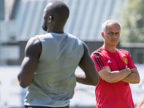 Lukaku hé lộ lí do bỏ qua Conte để chọn Jose Mourinho