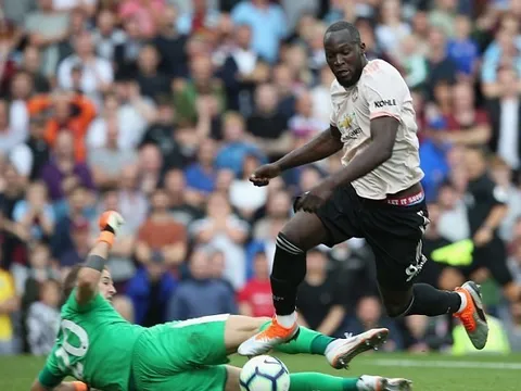 Lukaku rực sáng, CĐV phát hiện ra 'bùa hộ mệnh' khiến tất cả bật ngửa