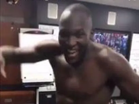 Lukaku và "đồng bọn" quậy banh phòng thay đồ sau trận thắng Newcastle