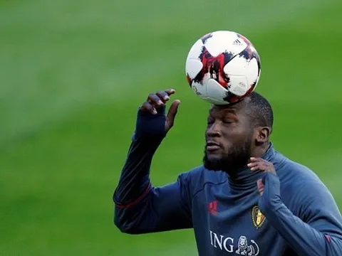 Lukaku và hình ảnh khiến CĐV M.U mừng rơi nước mắt