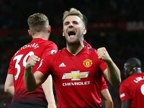 Gây ấn tượng mạnh, Luke Shaw được tưởng thưởng