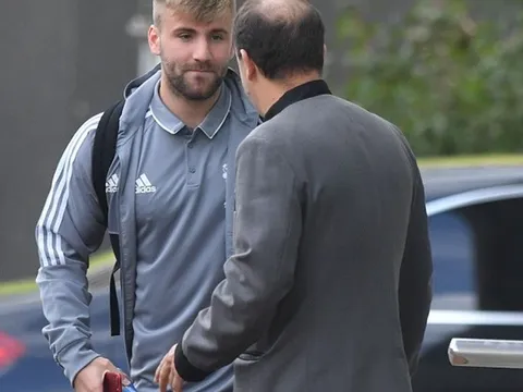 Luke Shaw rạng rỡ trong ngày hội quân của Quỷ đỏ