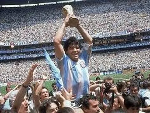 Lý do vì sao Maradona vĩ đại, còn Messi thì không