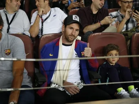 Nghỉ đá bóng, Messi chuyển nghề thành cổ động viên