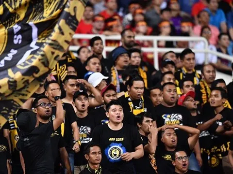 Sự cuồng nhiệt của CĐV Việt Nam khiến người Malaysia chạnh lòng
