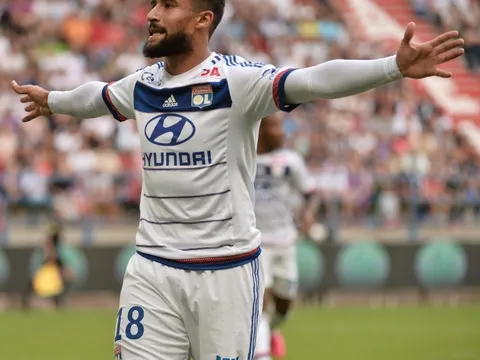 Mặc Barca theo đuổi, Nabil Fekir chỉ muốn đến Arsenal