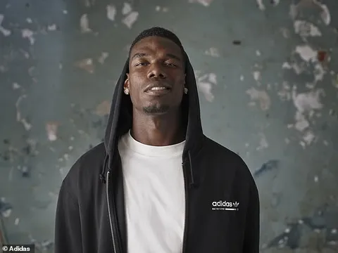 Mặc những lời chỉ trích, Pogba xuất hiện ngầu hơn siêu mẫu