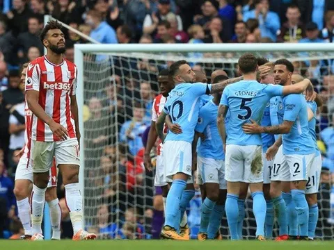 Kinh ngạc về hàng tấn công hủy diệt của Man City