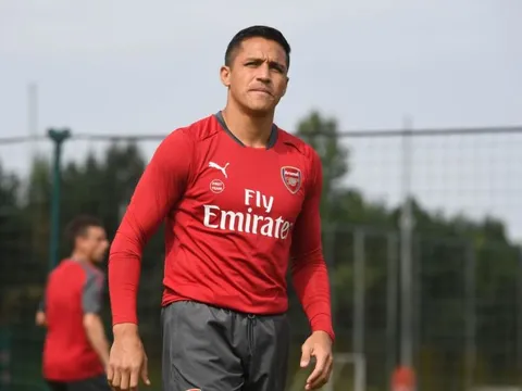 Man City dùng người thừa đổi lấy Alexis Sanchez