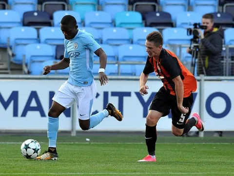 Man City kèm điều khoản mua lại "Sancho phiên bản mới"