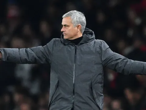 Mourinho vs Guardiola: Lệnh Hồ Xung lấy gì đấu Đông Phương Bất Bại?