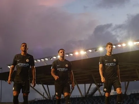 Man City tung áo đấu thứ ba theo phong cách "nhà binh"