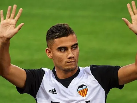 Màn ra mắt Valencia của Andreas Pereira