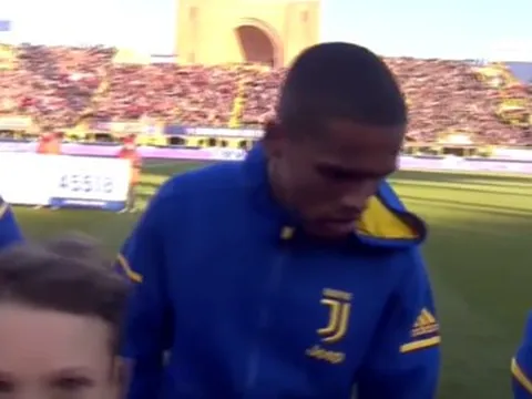 Màn trình diễn của Douglas Costa trước Bologna