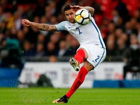 Màn trình diễn của Kyle Walker vs Slovenia