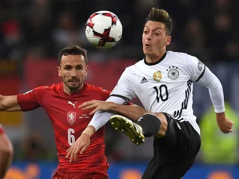 Màn trình diễn của Mesut Ozil vs CH Czech