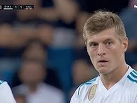 Màn trình diễn của Toni Kroos vs Valencia