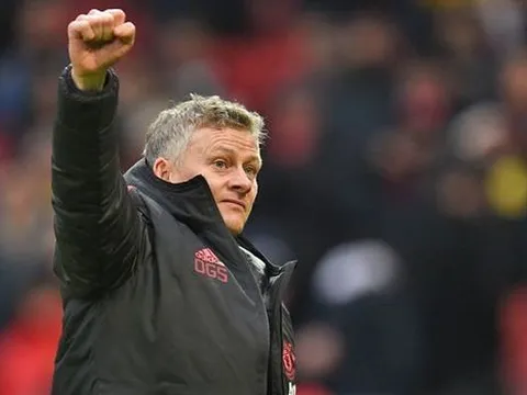 Thắng Tottenham, Solskjaer vượt mặt Sir Matt Busby, xuất sắc nhất lịch sử M.U