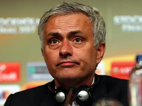 "Man Utd giỏi lắm chỉ xếp thứ 2 vào cuối mùa"