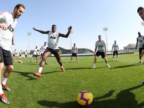 Man Utd: Hãy mang Tottenham, Liverpool đến đây!