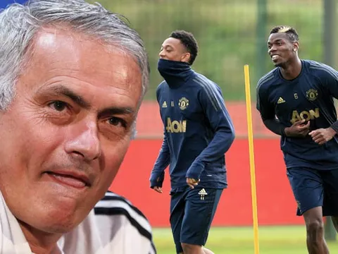 Mourinho: "Tôi ngây thơ khi luôn nghĩ các cầu thủ sẽ chơi hết mình"