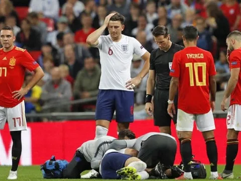 Shaw chấn thương, Man Utd lập tức phản ứng trên Twitter