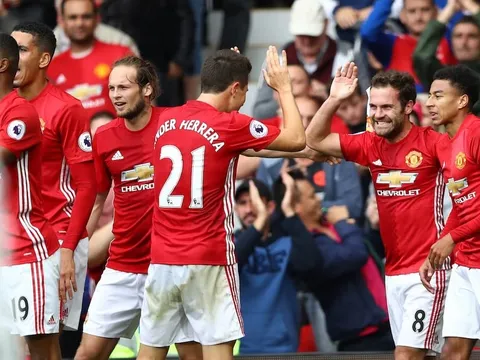 Man Utd sắp 'trói chân' 4 trụ cột
