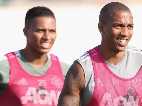 Man Utd sắp trói chân 'công thần' Sir Alex: Nên hay không?
