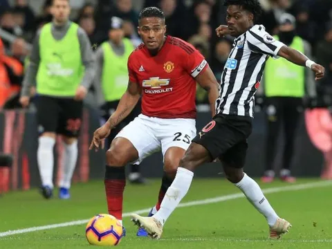 Manchester United thắng, nhưng Solskjaer đã để lộ tử huyệt?
