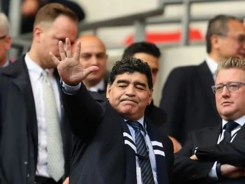 Maradona trở thành tâm điểm cuộc chiến giữa Tottenham và Liverpool