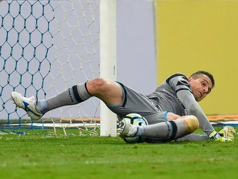Pha cứu thua khó tin của thủ môn CLB Gremio