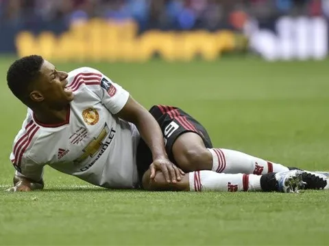 Marcus Rashford, đừng tin vào 'lời ong bướm'!